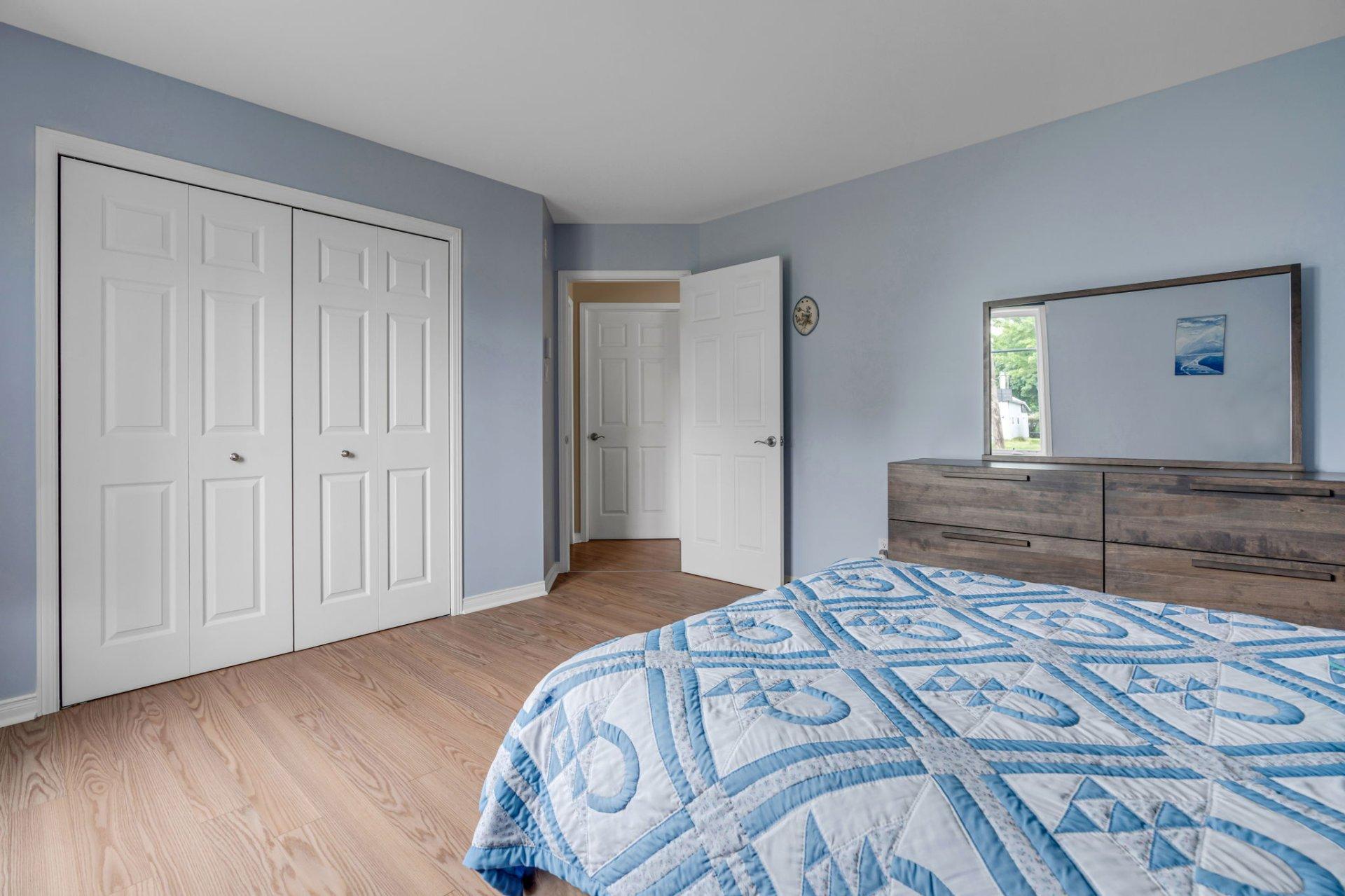 









234


Rue Commerciale

, 102,
Saint-Henri,




QC
G0R3E0

