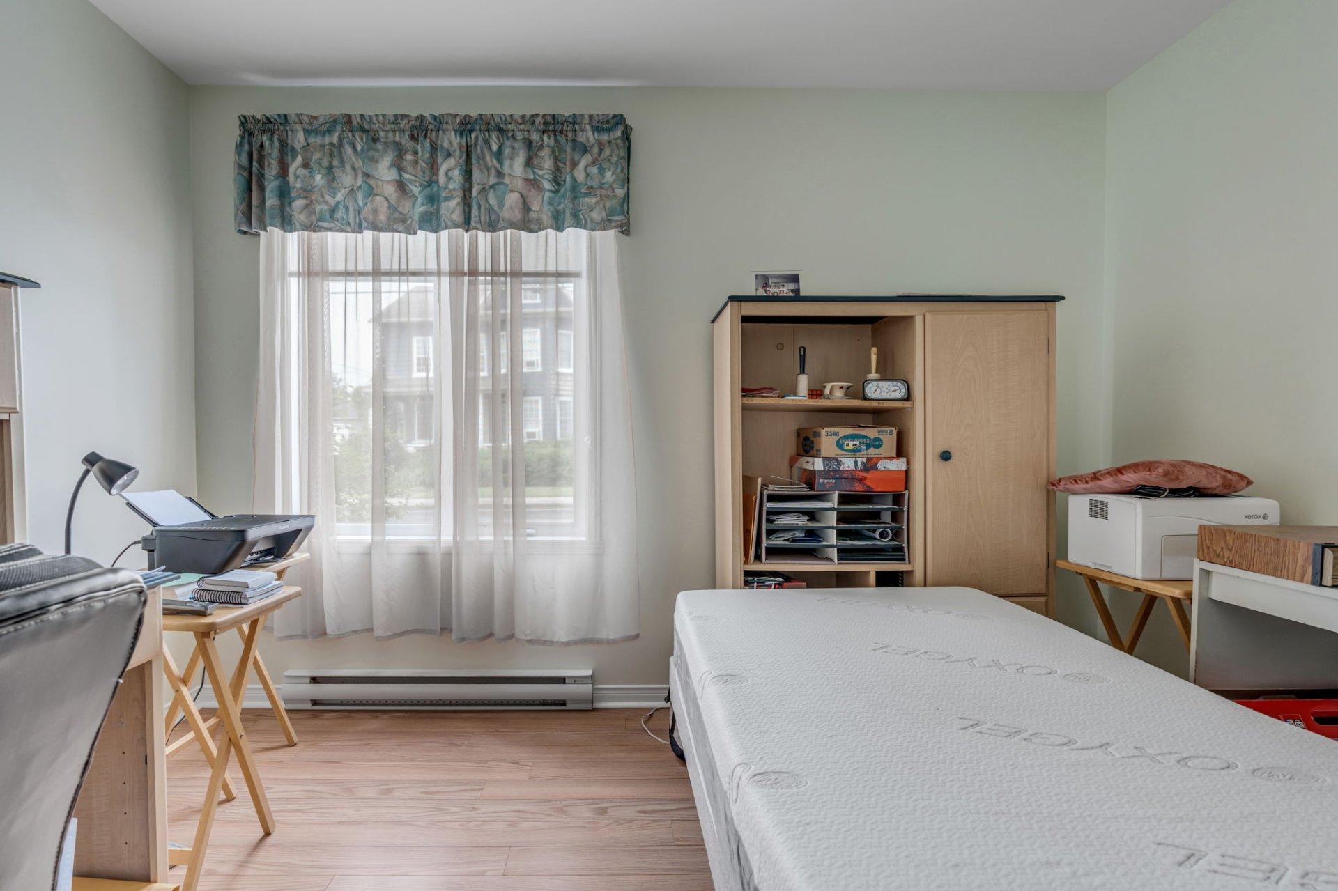 









234


Rue Commerciale

, 102,
Saint-Henri,




QC
G0R3E0

