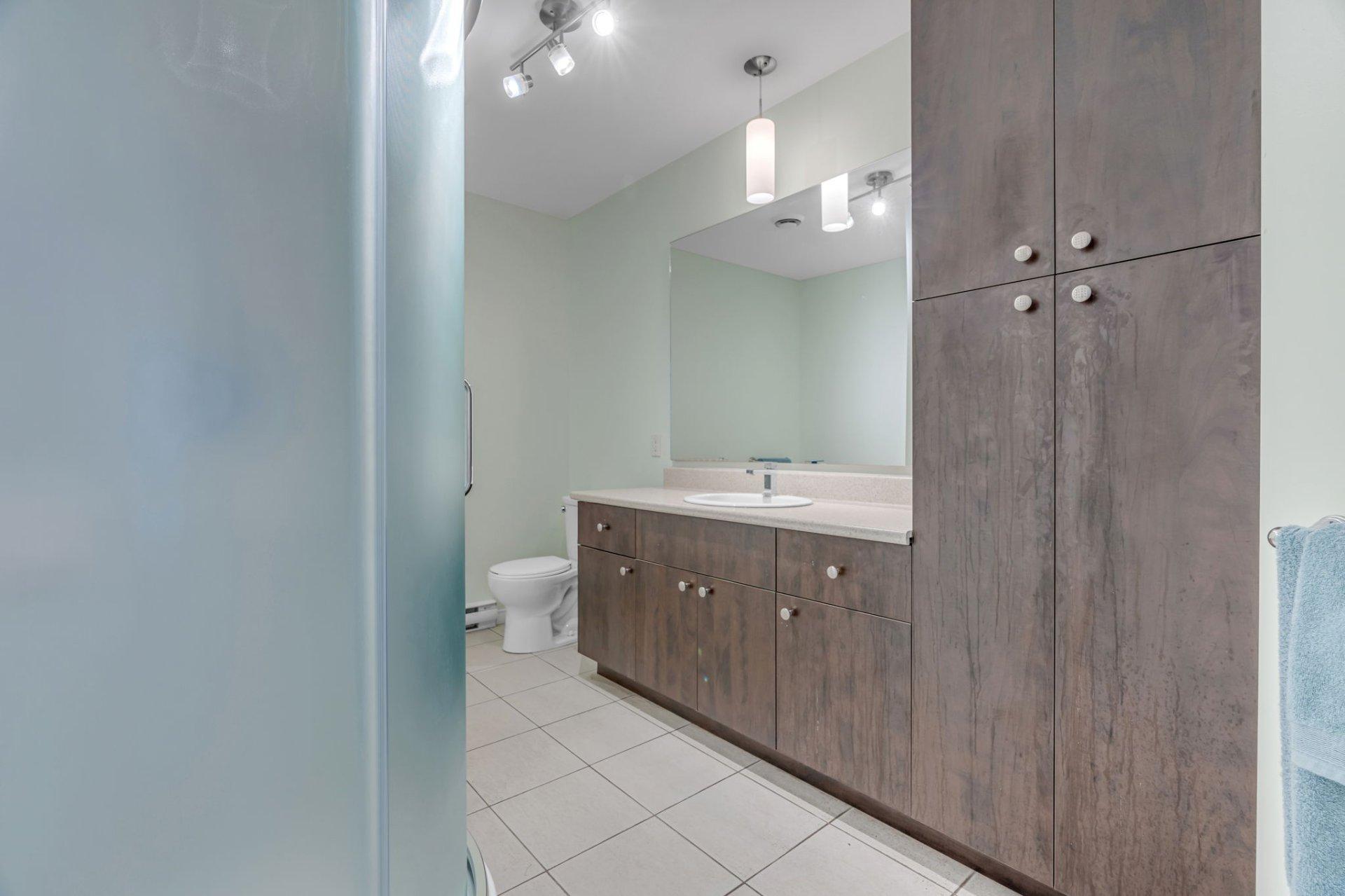 









234


Rue Commerciale

, 102,
Saint-Henri,




QC
G0R3E0

