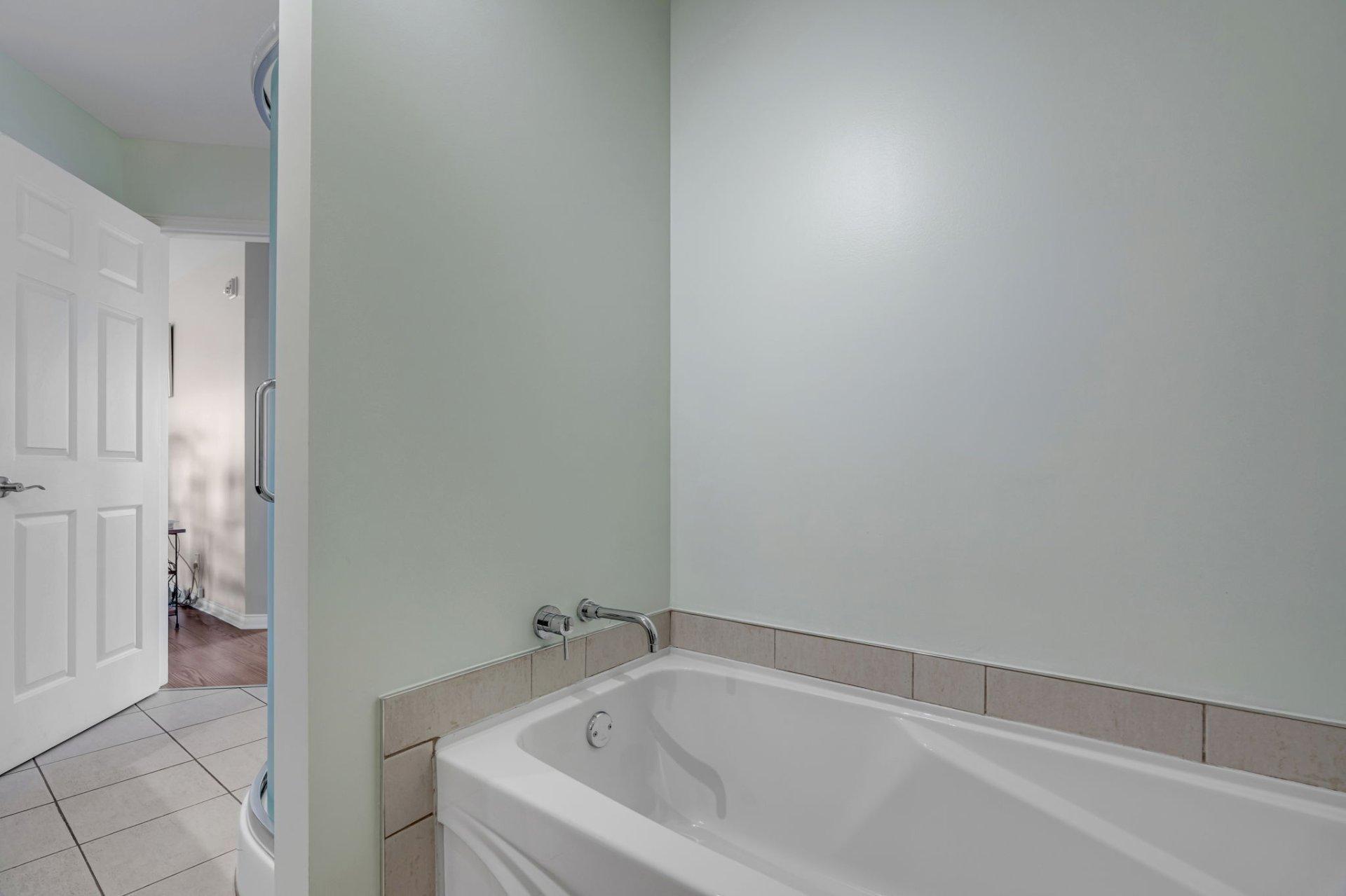 









234


Rue Commerciale

, 102,
Saint-Henri,




QC
G0R3E0


