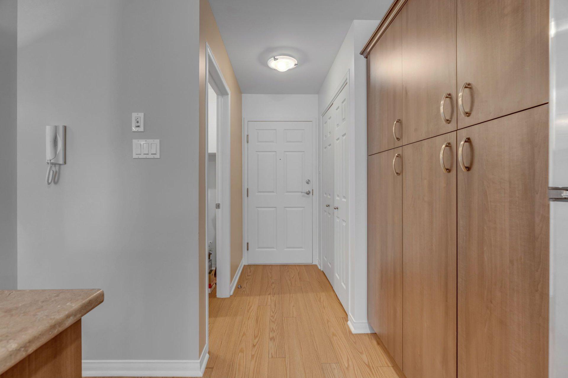 









234


Rue Commerciale

, 102,
Saint-Henri,




QC
G0R3E0

