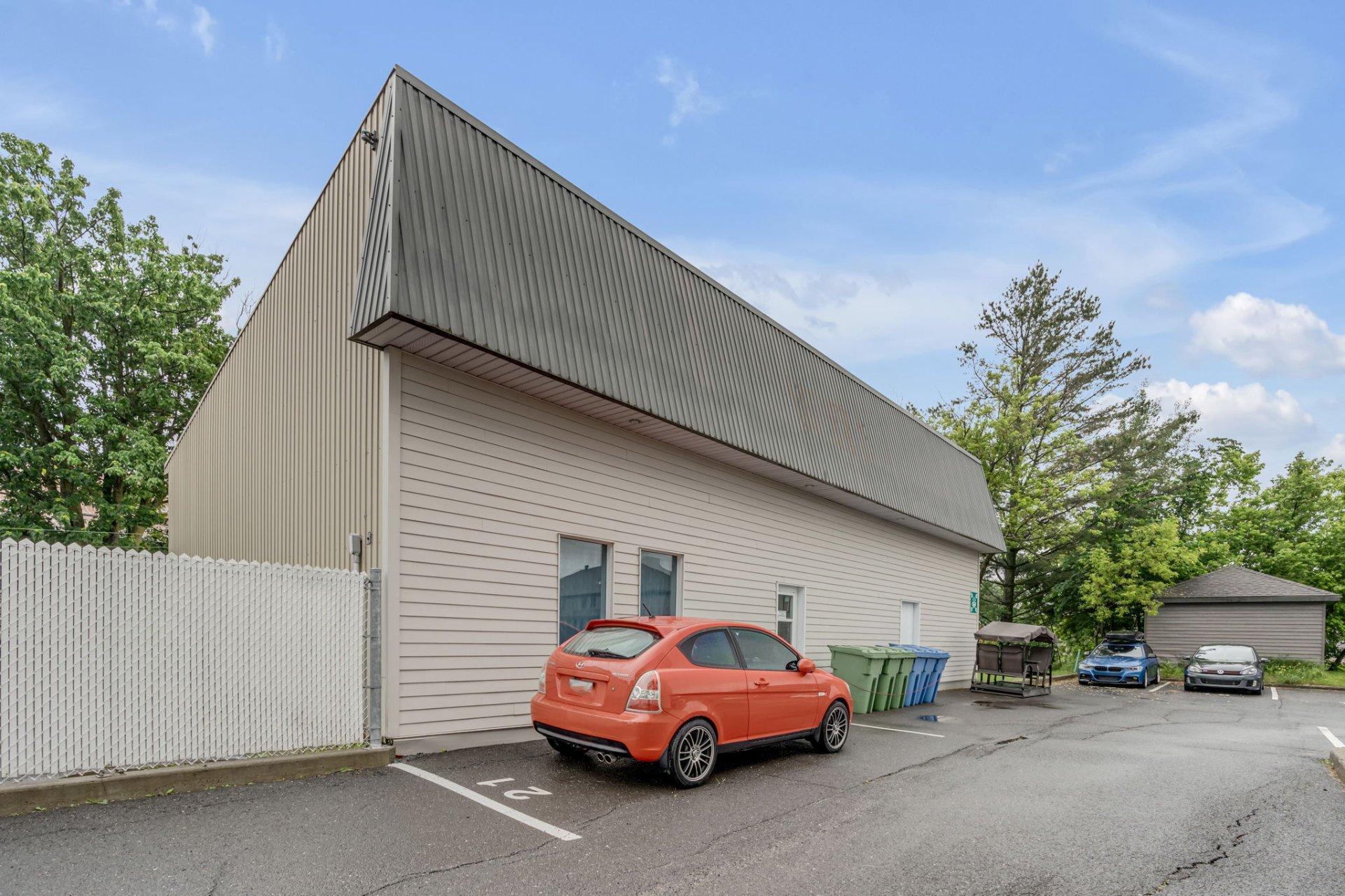 









234


Rue Commerciale

, 102,
Saint-Henri,




QC
G0R3E0


