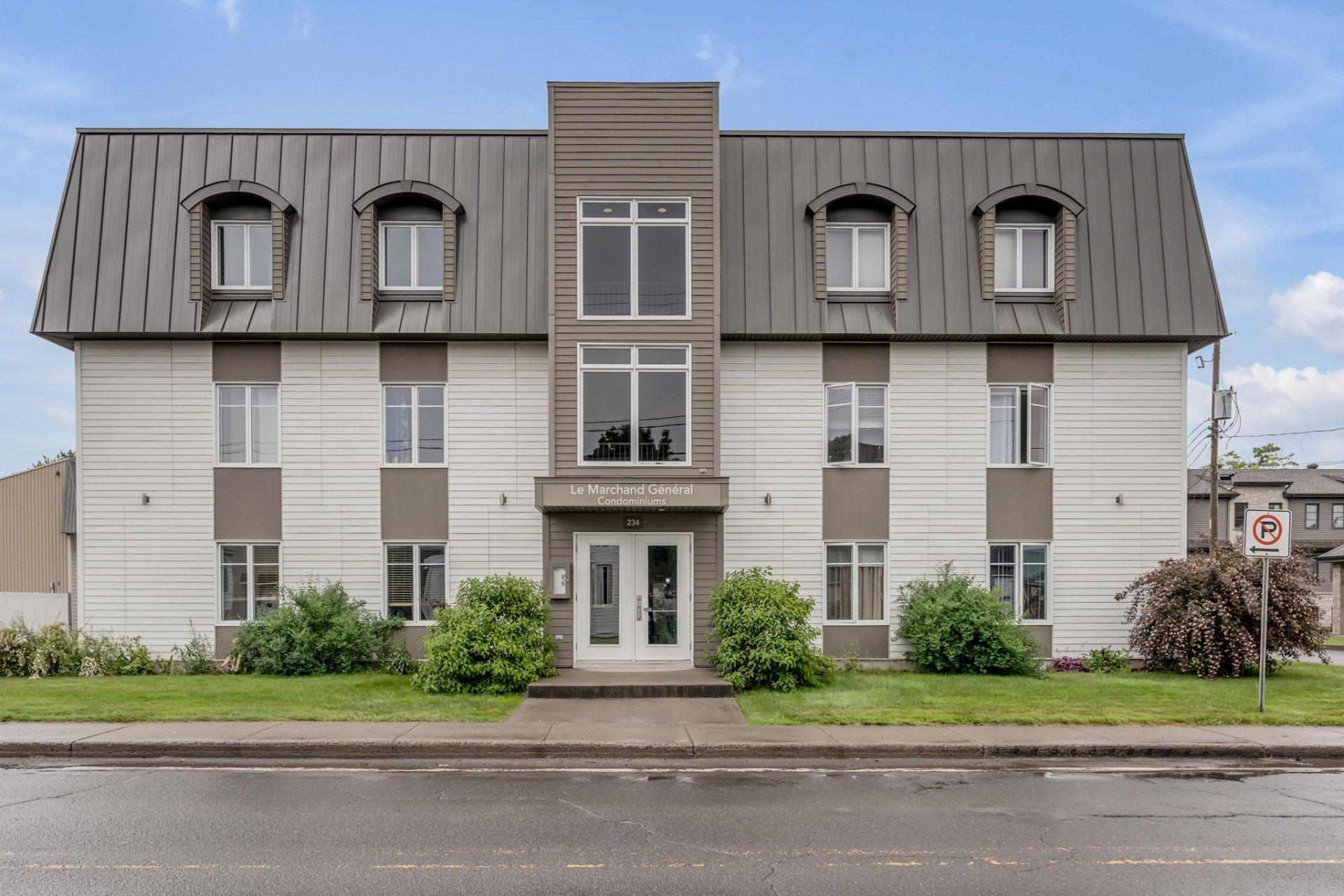









234


Rue Commerciale

, 102,
Saint-Henri,




QC
G0R3E0

