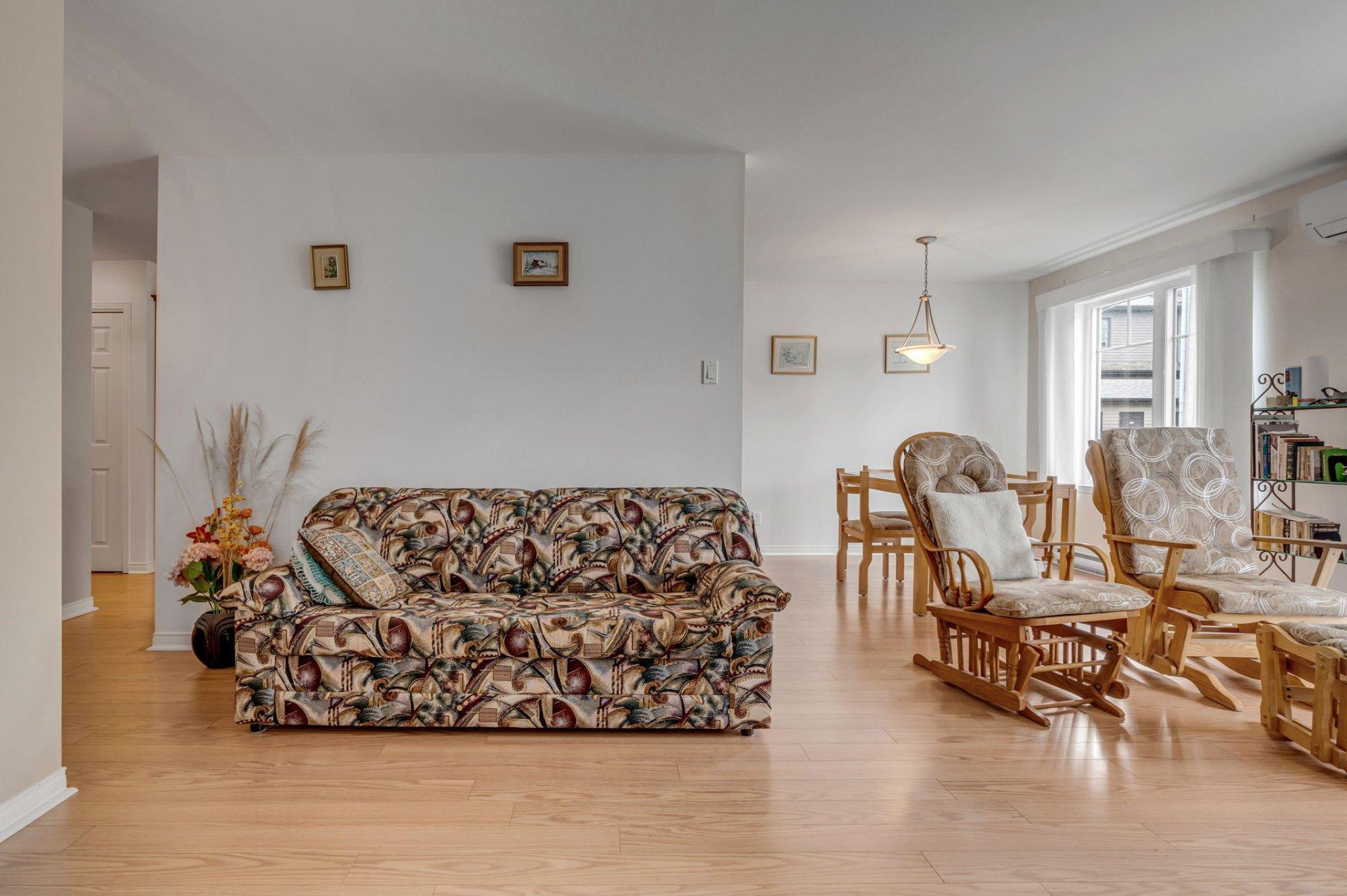 









234


Rue Commerciale

, 102,
Saint-Henri,




QC
G0R3E0

