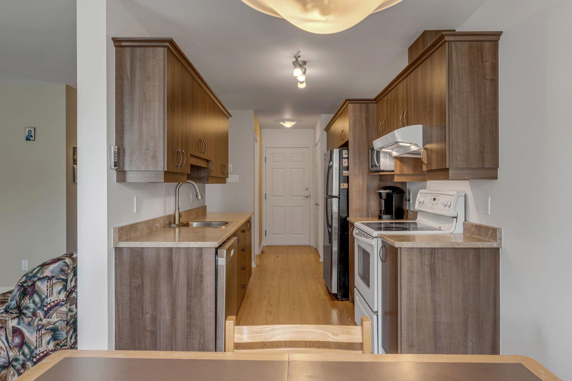 









234


Rue Commerciale

, 102,
Saint-Henri,




QC
G0R3E0

