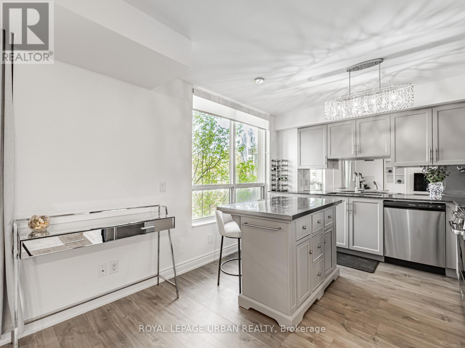 












202 - 1103 LESLIE STREET

,
Toronto,




Ontario
M3C4G8

