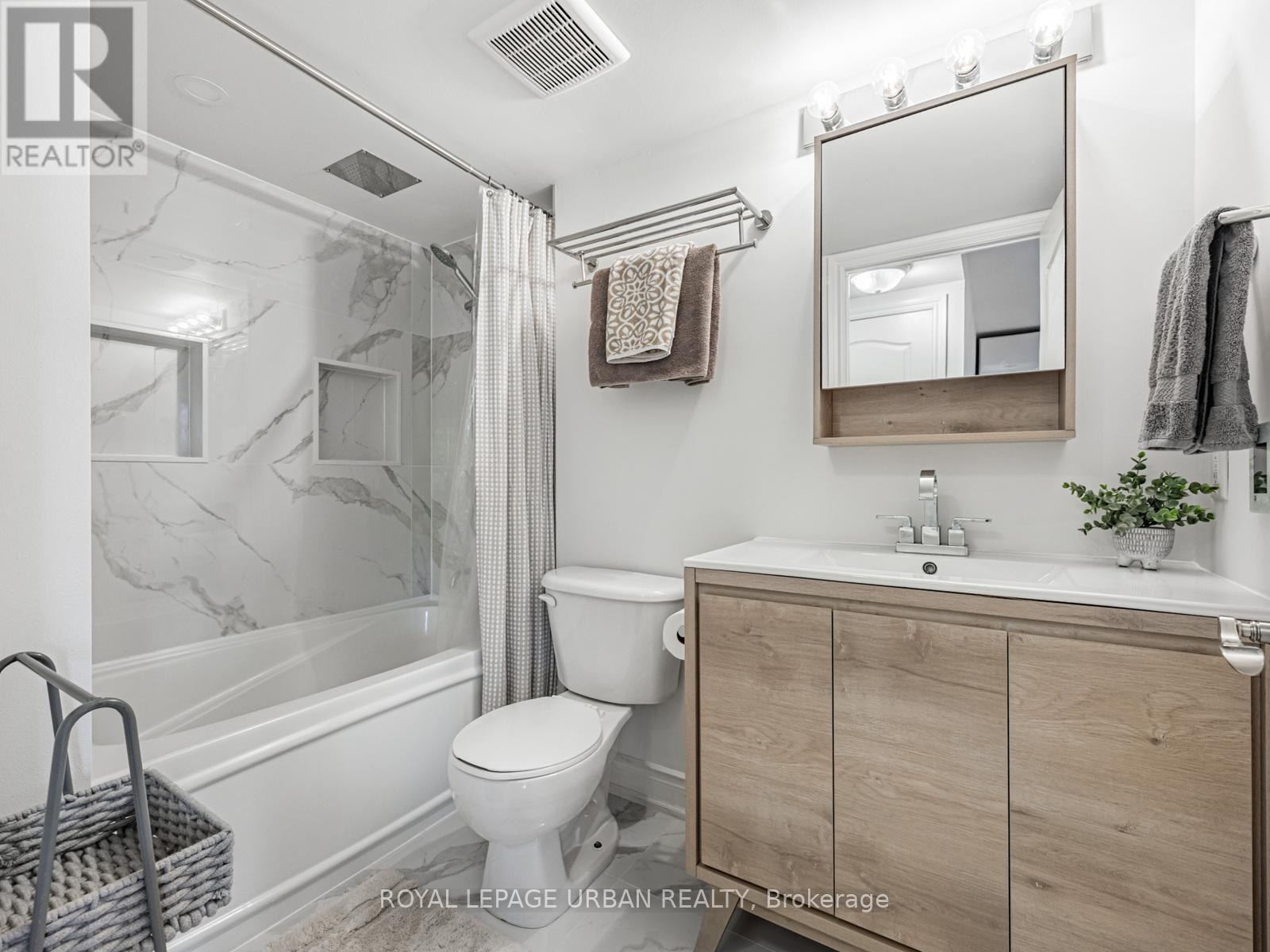 












202 - 1103 LESLIE STREET

,
Toronto,




Ontario
M3C4G8

