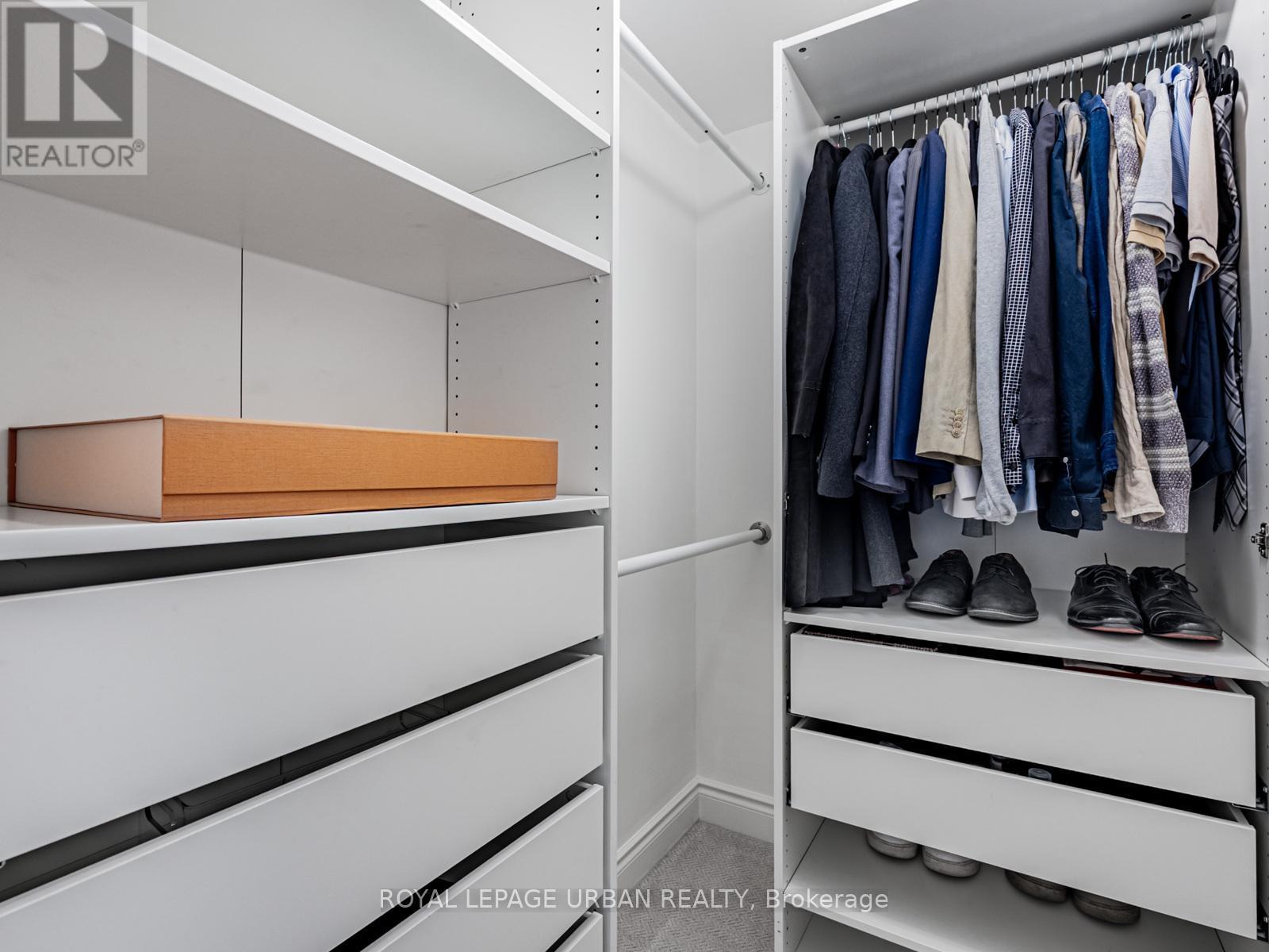 












202 - 1103 LESLIE STREET

,
Toronto,




Ontario
M3C4G8

