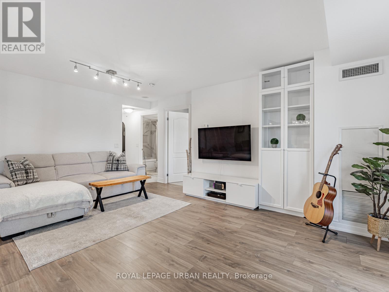 












202 - 1103 LESLIE STREET

,
Toronto,




Ontario
M3C4G8

