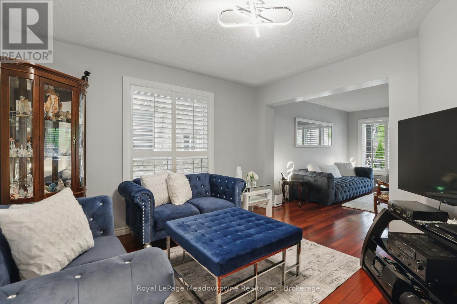 












1235 FIELD DRIVE

,
Milton (CL Clarke),




Ontario
L9T6G4

