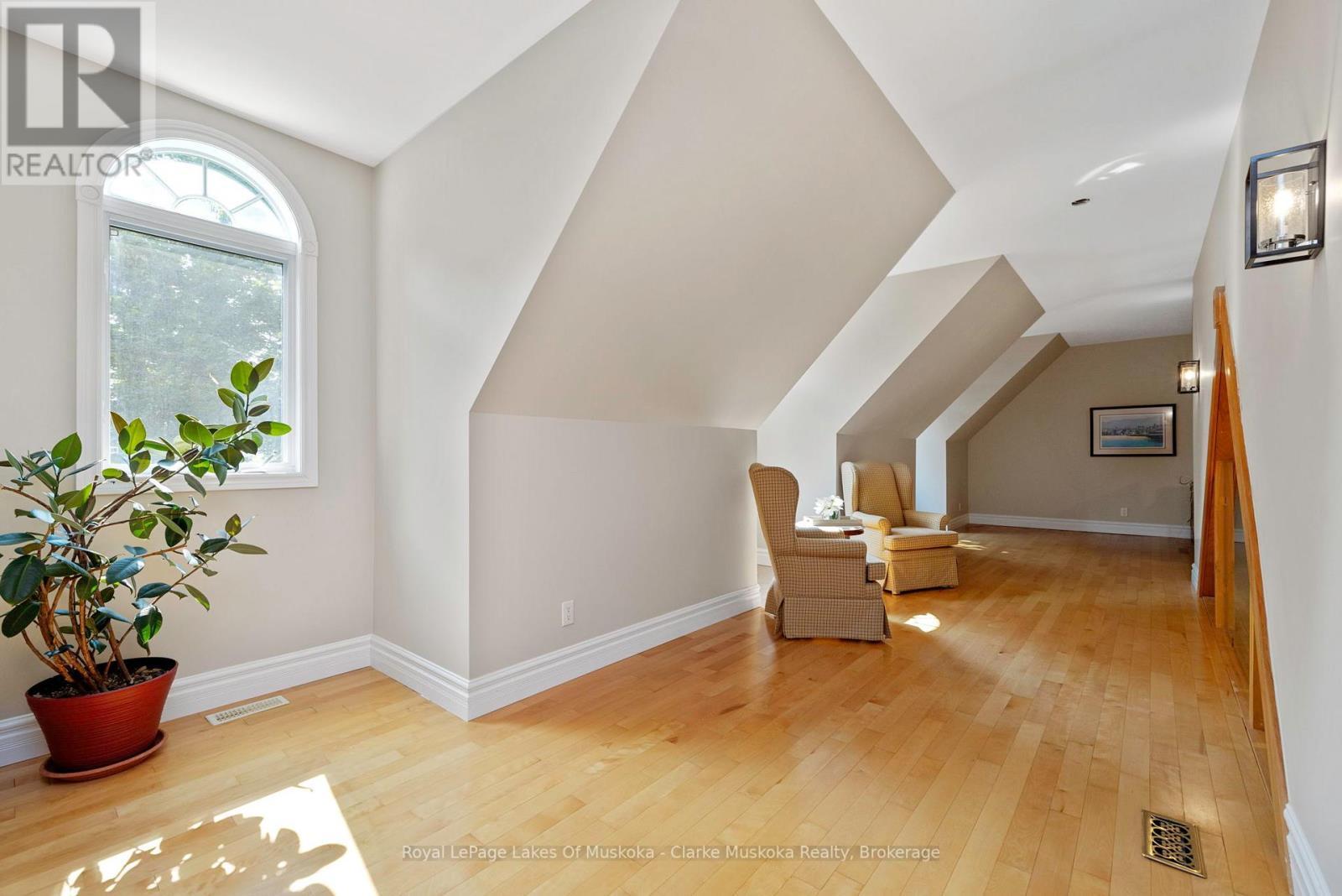












1259 GOLF COURSE ROAD

,
Lake of Bays (Franklin),




Ontario
P1H2J6

