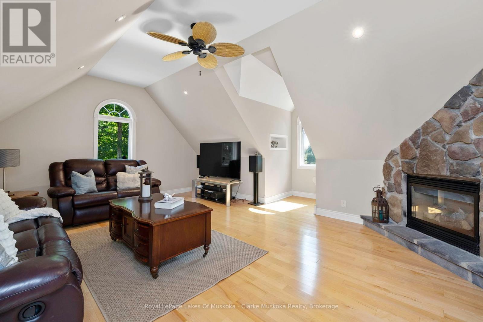 












1259 GOLF COURSE ROAD

,
Lake of Bays (Franklin),




Ontario
P1H2J6

