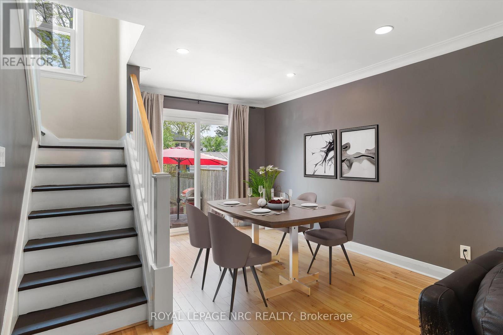 












77 BAYVIEW DRIVE

,
St. Catharines (Port Dalhousie),




Ontario
L2N4Y7

