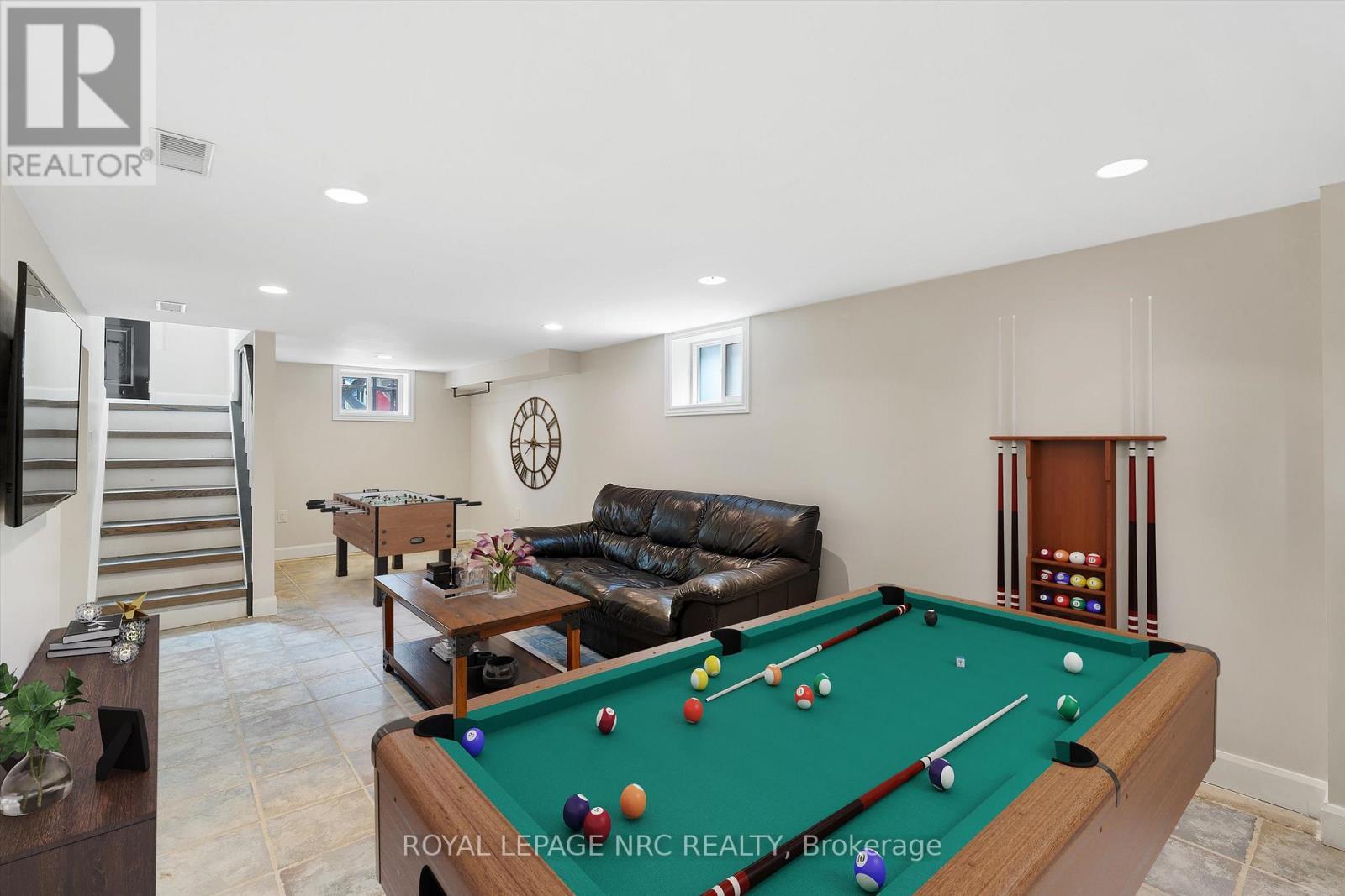 












77 BAYVIEW DRIVE

,
St. Catharines (Port Dalhousie),




Ontario
L2N4Y7

