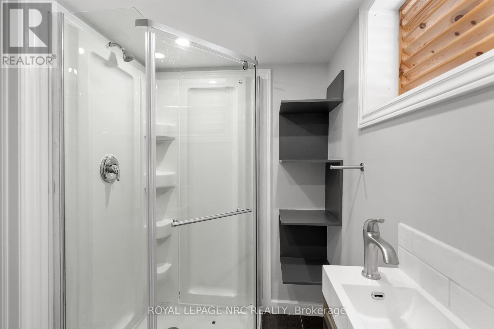 












77 BAYVIEW DRIVE

,
St. Catharines (Port Dalhousie),




Ontario
L2N4Y7

