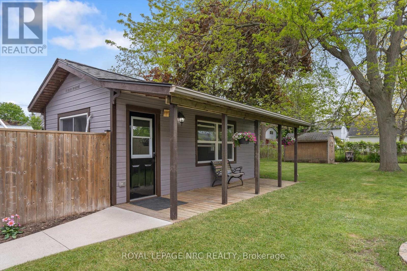 












77 BAYVIEW DRIVE

,
St. Catharines (Port Dalhousie),




Ontario
L2N4Y7

