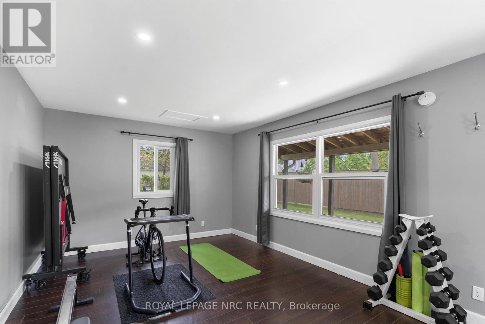 












77 BAYVIEW DRIVE

,
St. Catharines (Port Dalhousie),




Ontario
L2N4Y7

