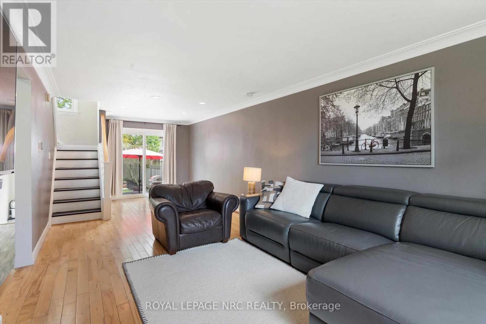 












77 BAYVIEW DRIVE

,
St. Catharines (Port Dalhousie),




Ontario
L2N4Y7

