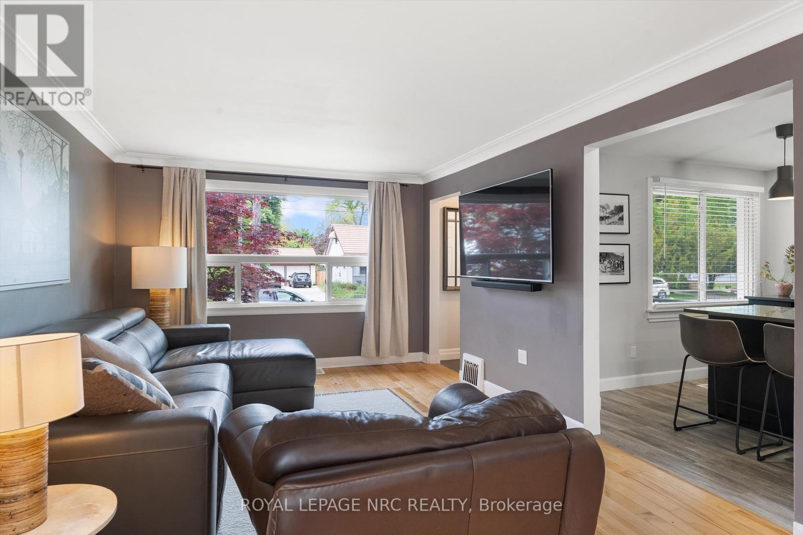 












77 BAYVIEW DRIVE

,
St. Catharines (Port Dalhousie),




Ontario
L2N4Y7


