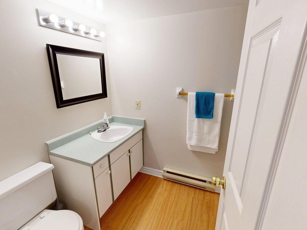 












111 85 Spinnaker Drive

,
Halifax,




NS
B3N 3E3


