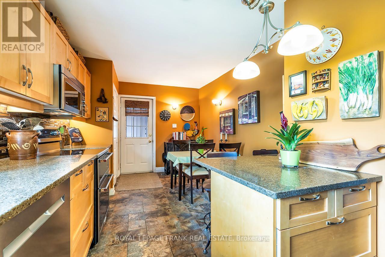 












1361 HIGHWAY 7A

,
Scugog (Port Perry),




Ontario
L9L1B5

