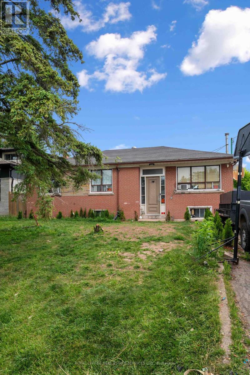 












451 SANDMERE PLACE

,
Oakville,




Ontario
L6L4G5

