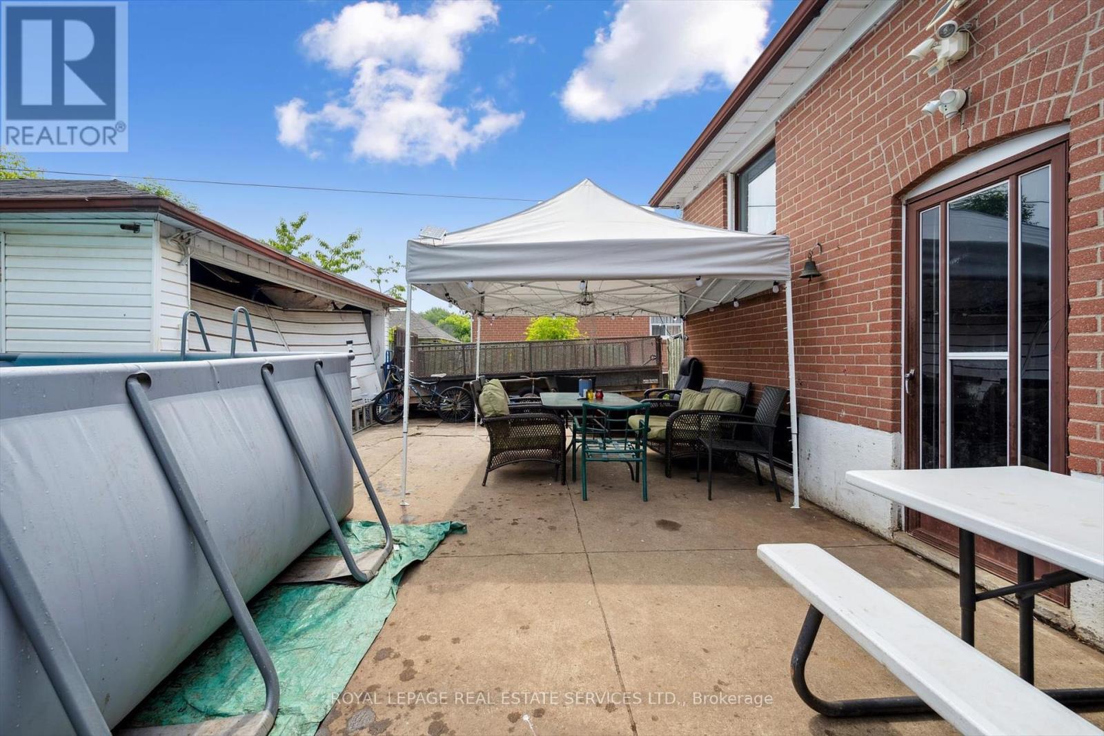 












451 SANDMERE PLACE

,
Oakville,




Ontario
L6L4G5

