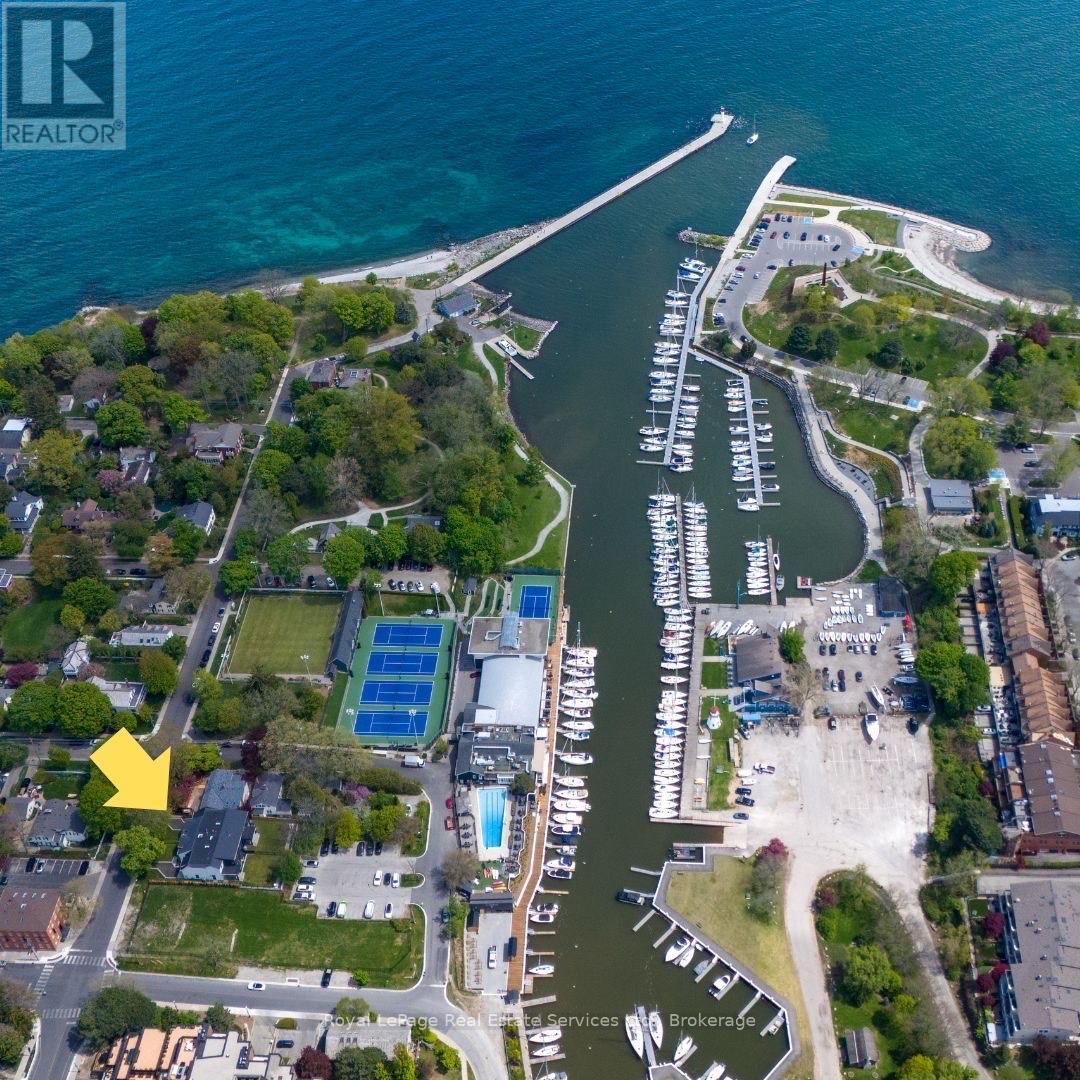 












68 NAVY STREET

,
Oakville (OO Old Oakville),




Ontario
L6J2Y9

