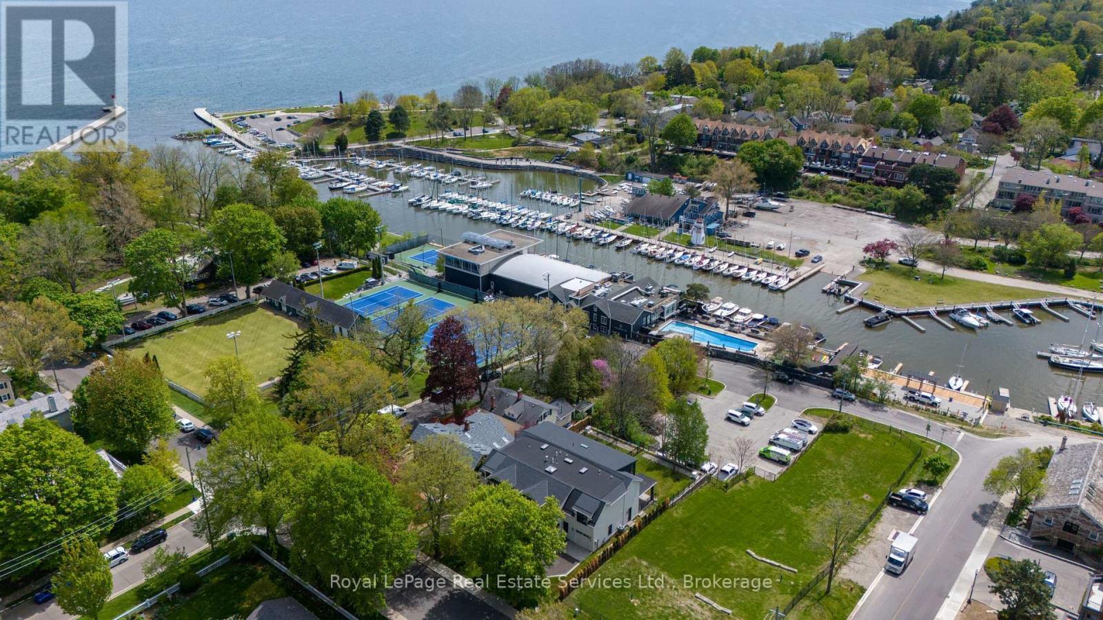 












68 NAVY STREET

,
Oakville (OO Old Oakville),




Ontario
L6J2Y9

