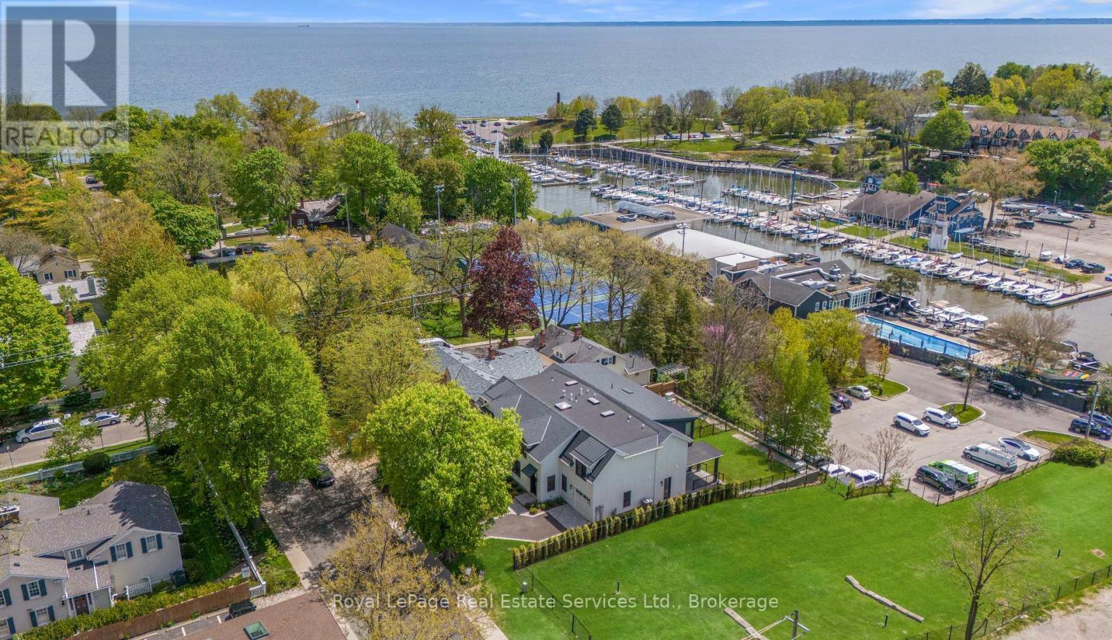 












68 NAVY STREET

,
Oakville (OO Old Oakville),




Ontario
L6J2Y9


