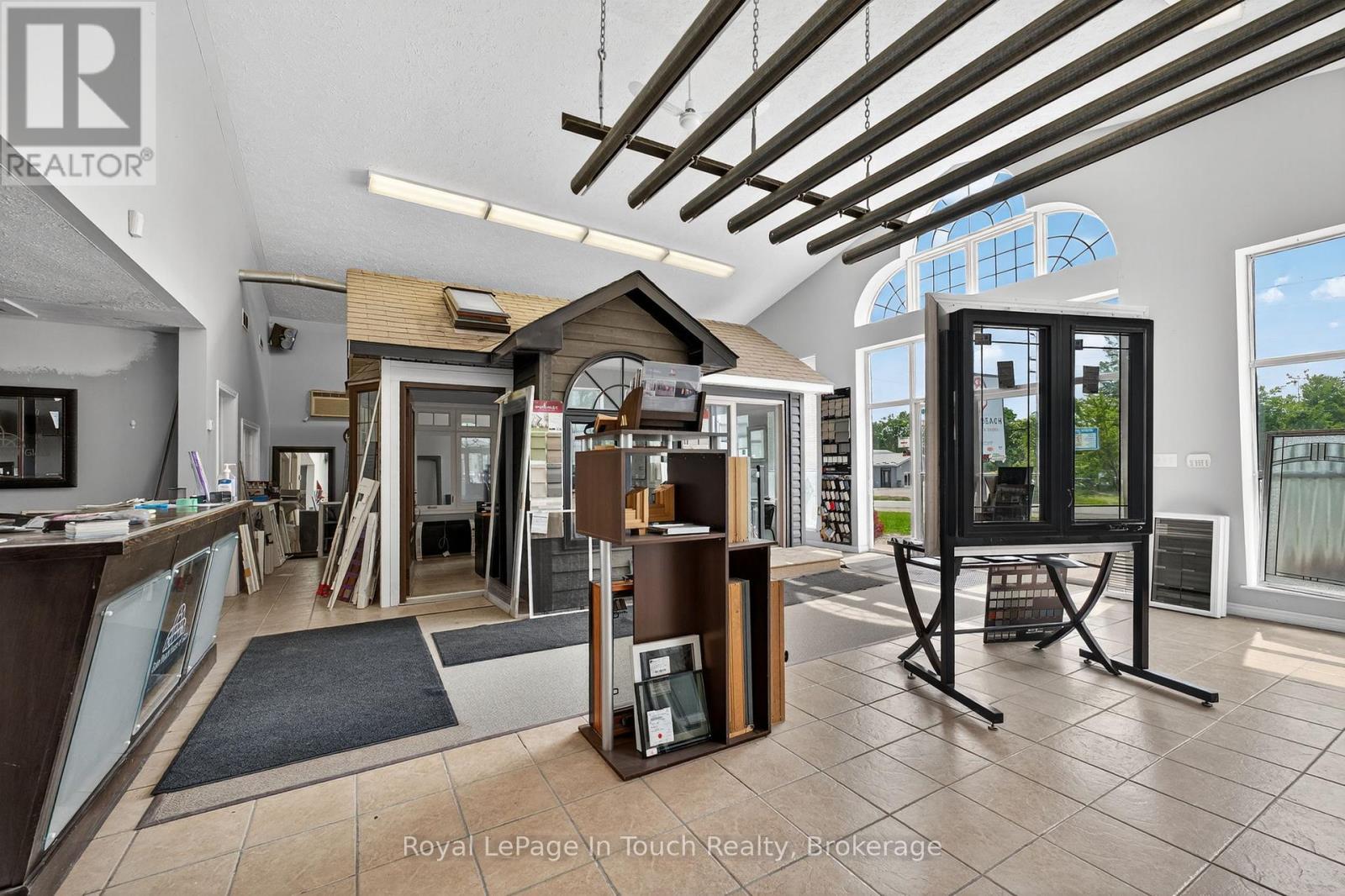 












760 BALM BEACH ROAD E

,
Midland,




Ontario
L4R4K4


