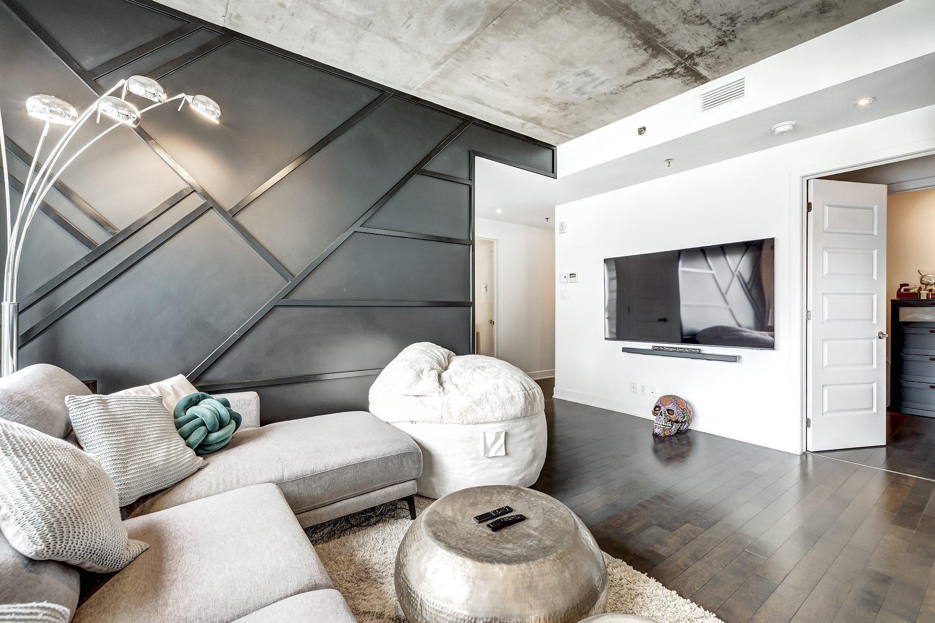 









2335


Ch. Manella

, 211,
Mont-Royal,




QC
H4P0B3


