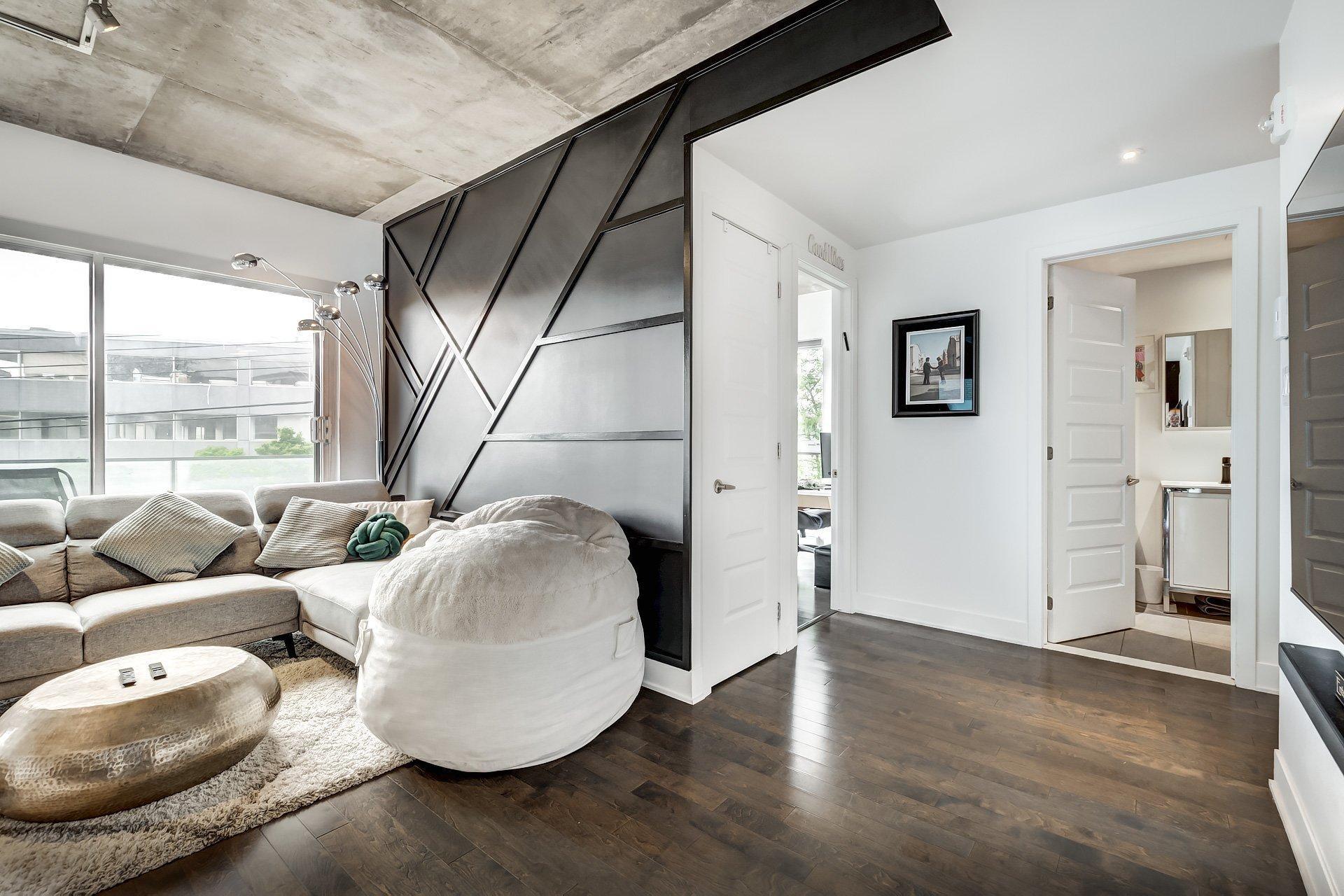 









2335


Ch. Manella

, 211,
Mont-Royal,




QC
H4P0B3

