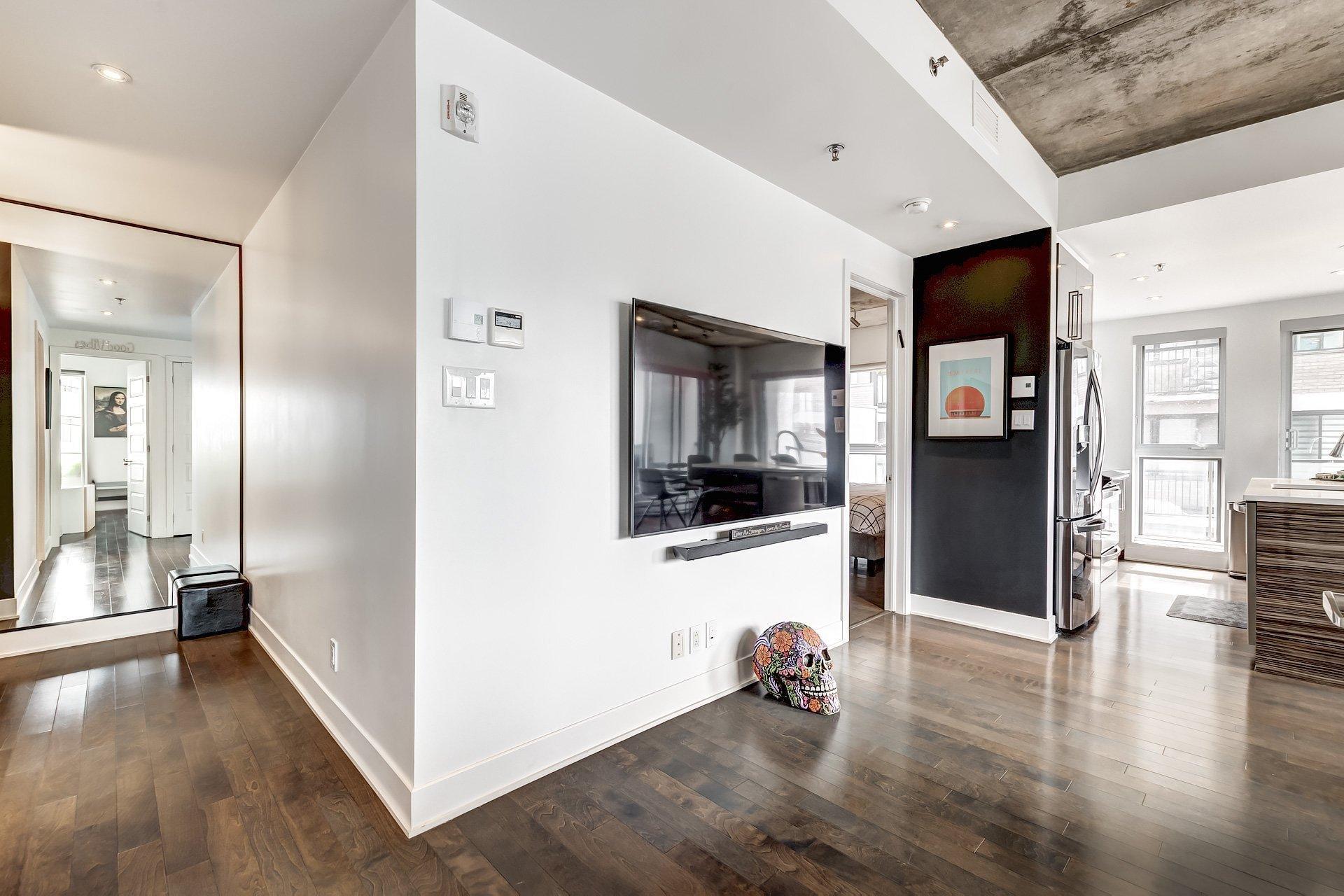 









2335


Ch. Manella

, 211,
Mont-Royal,




QC
H4P0B3

