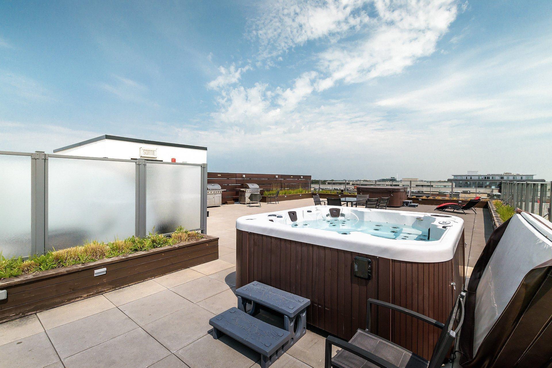 









2335


Ch. Manella

, 211,
Mont-Royal,




QC
H4P0B3

