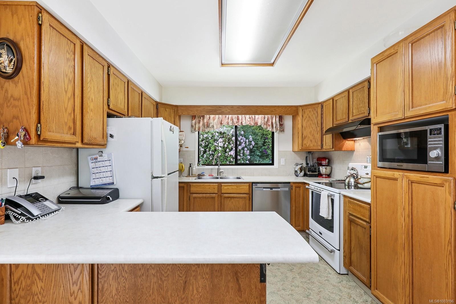 









970


McLean

Rd,
Qualicum Beach,




BC
V9K 1Y3

