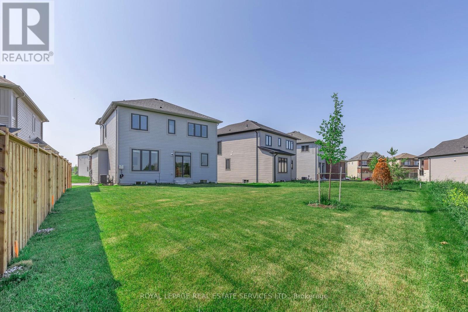 












28 UNION BOULEVARD

,
Wasaga Beach,




Ontario
L9Z0M5

