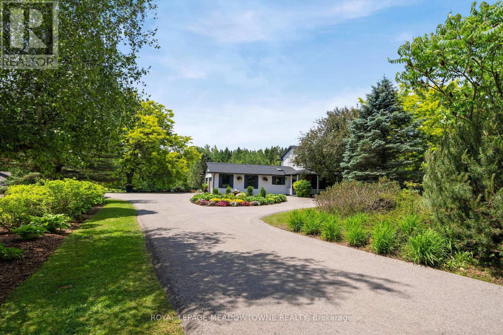












11636 SIXTH LINE NASSAGAWEYA

,
Milton,







Ontario
L7J2L7

