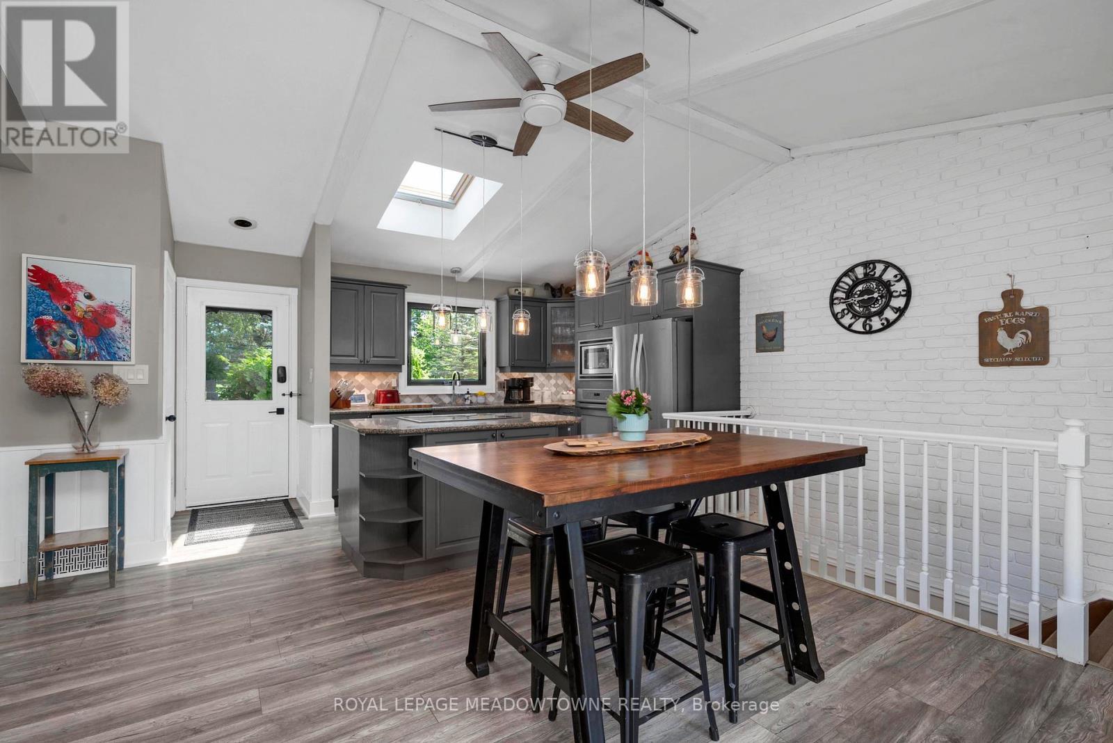 












11636 SIXTH LINE NASSAGAWEYA

,
Milton,







Ontario
L7J2L7

