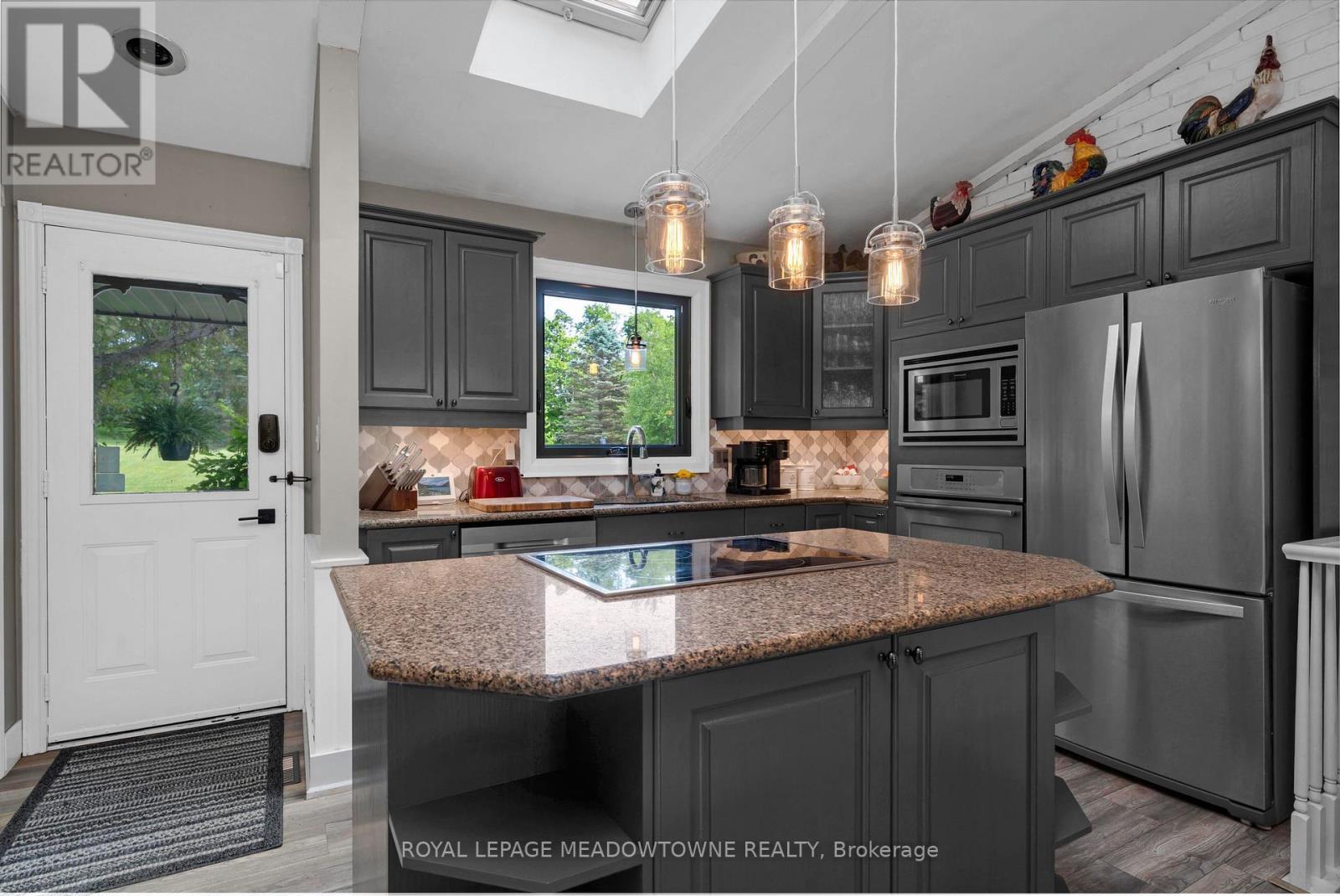 












11636 SIXTH LINE NASSAGAWEYA

,
Milton,







Ontario
L7J2L7

