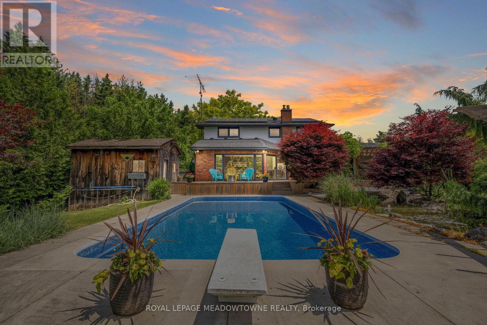 












11636 SIXTH LINE NASSAGAWEYA

,
Milton,







Ontario
L7J2L7

