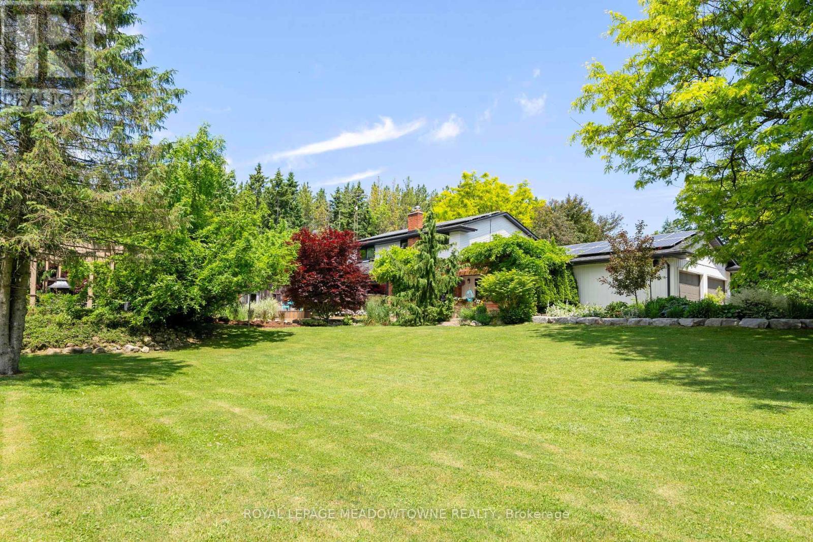 












11636 SIXTH LINE NASSAGAWEYA

,
Milton,







Ontario
L7J2L7

