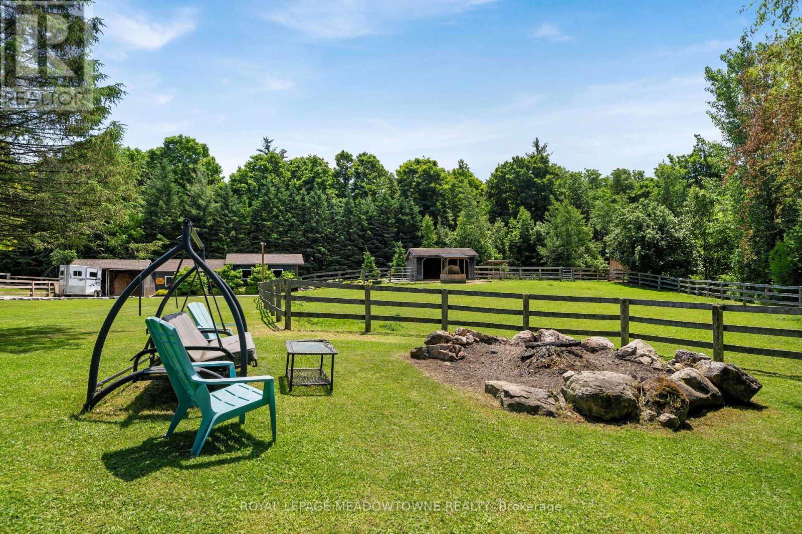 












11636 SIXTH LINE NASSAGAWEYA

,
Milton,







Ontario
L7J2L7

