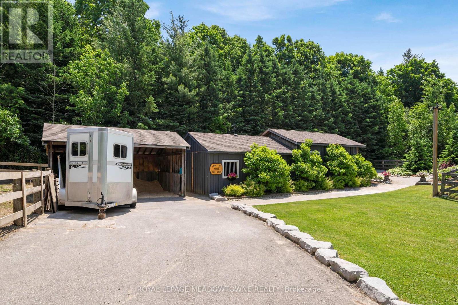 












11636 SIXTH LINE NASSAGAWEYA

,
Milton,







Ontario
L7J2L7

