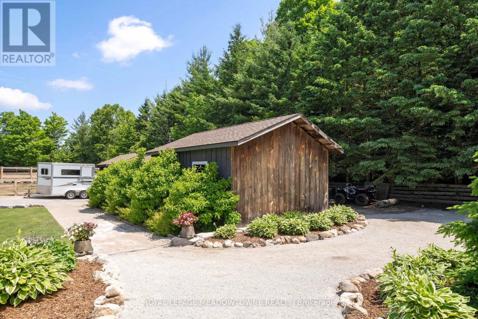 












11636 SIXTH LINE NASSAGAWEYA

,
Milton,







Ontario
L7J2L7

