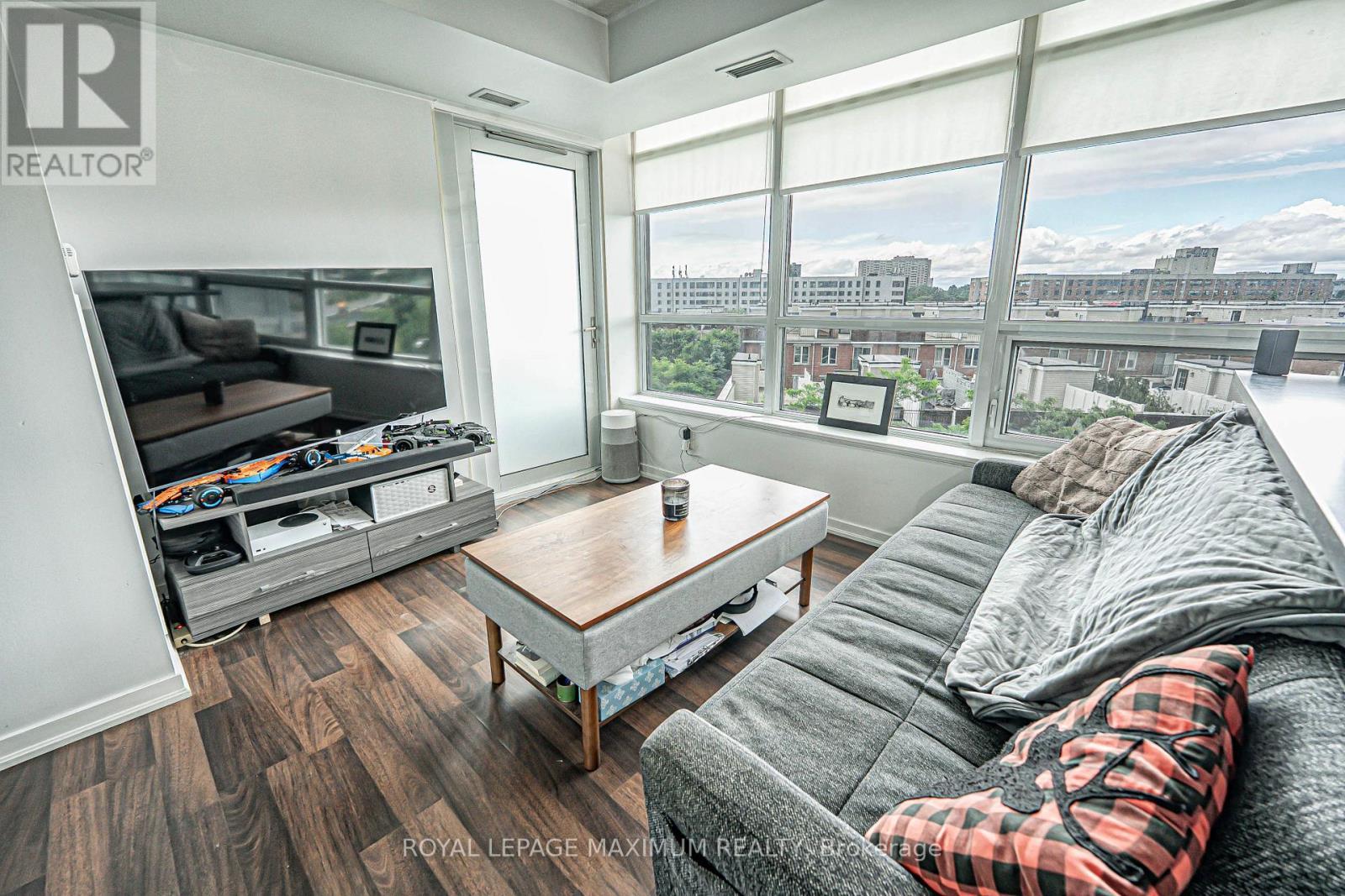 












617 - 38 JOE SHUSTER WAY

,
Toronto,




Ontario
M6K0A5

