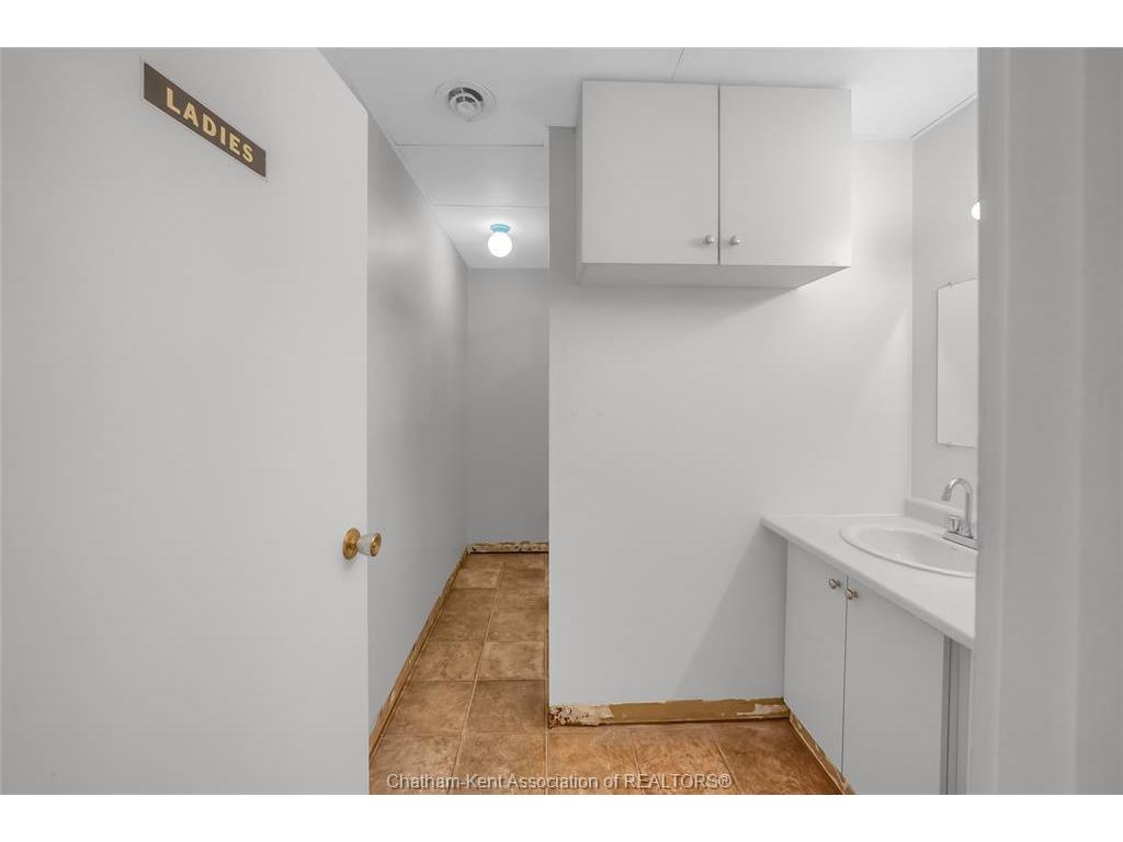 









60


William

Street South,
Chatham,




ON
N7M 4S3

