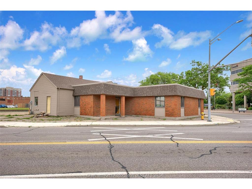 









60


William

Street South,
Chatham,




ON
N7M 4S3

