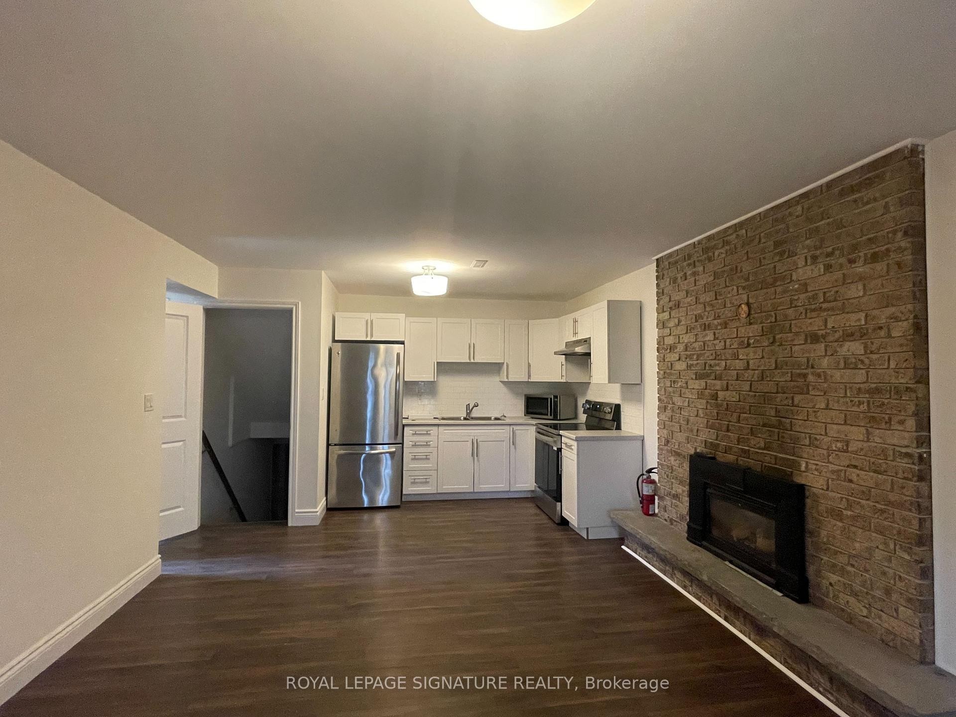 









4


Jane

Crescent, Back,
Barrie,




ON
L4N 3T6

