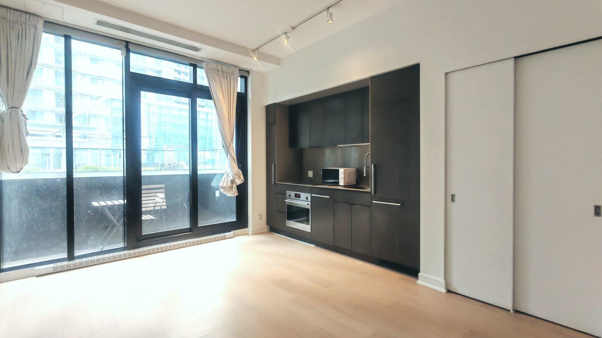 









1288


Av. des Canadiens-de-Montréal

, 1003,
Montréal (Ville-Marie),




QC
H3B3B3

